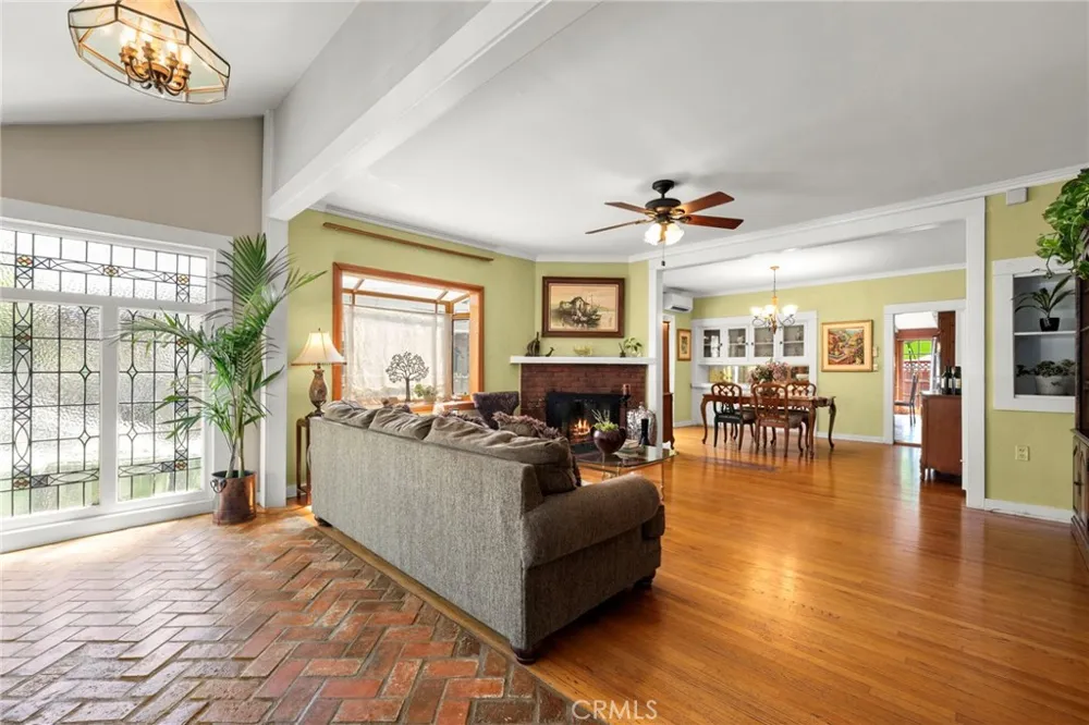 4406 Prospect Los Angeles, CA 90027