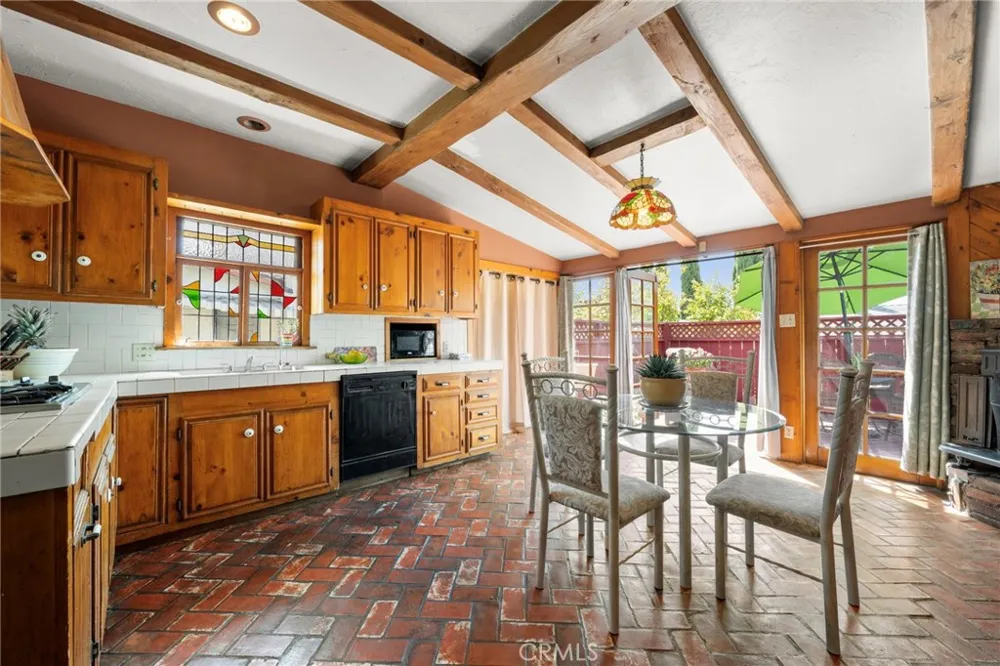 4406 Prospect Los Angeles, CA 90027