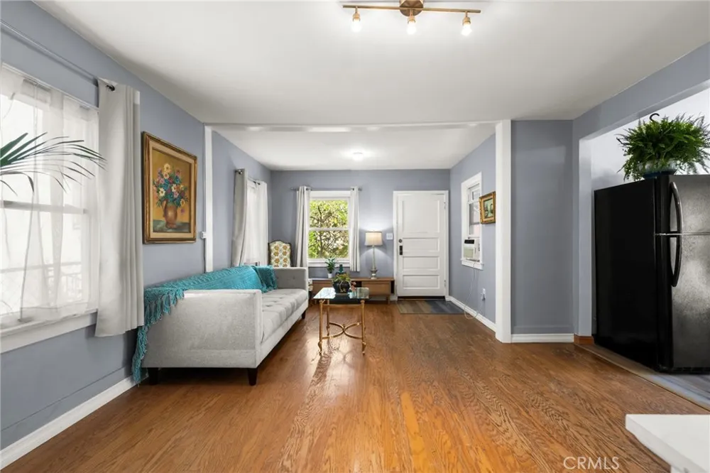 4406 Prospect Los Angeles, CA 90027