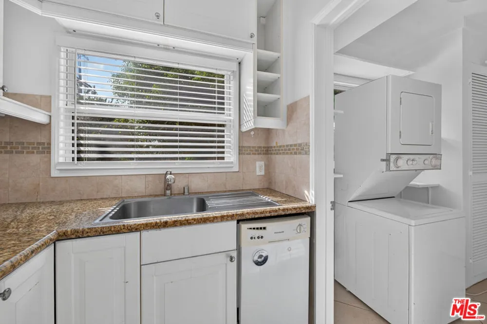 644 Vernon Avenue #644/646 Los Angeles, CA 90291