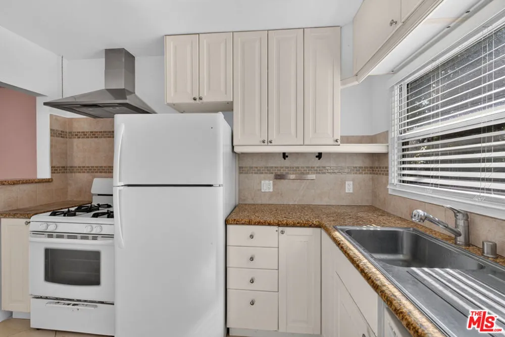 644 Vernon Avenue #644/646 Los Angeles, CA 90291