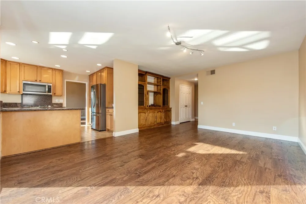 11 Oakgrove #48 Irvine, CA 92604