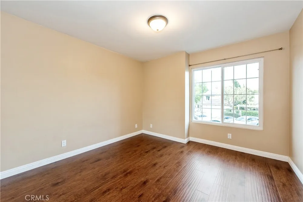 11 Oakgrove #48 Irvine, CA 92604