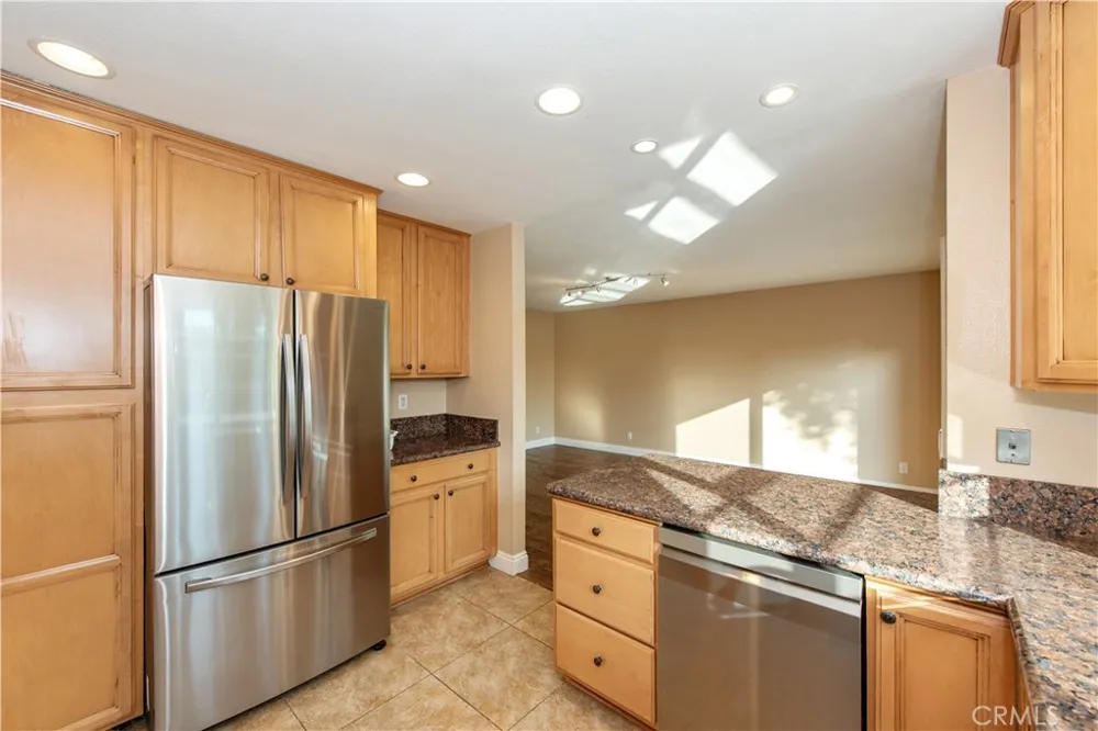 11 Oakgrove #48 Irvine, CA 92604