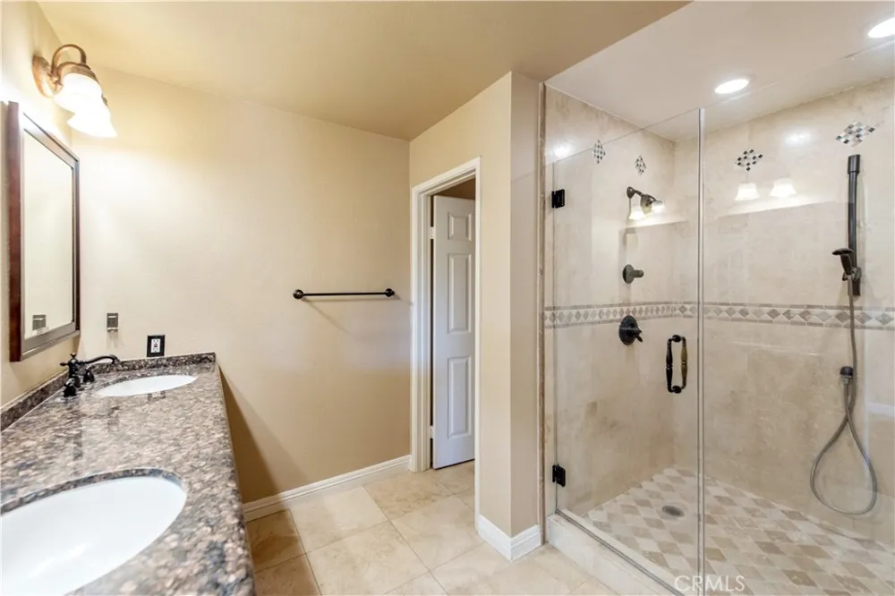 11 Oakgrove #48 Irvine, CA 92604