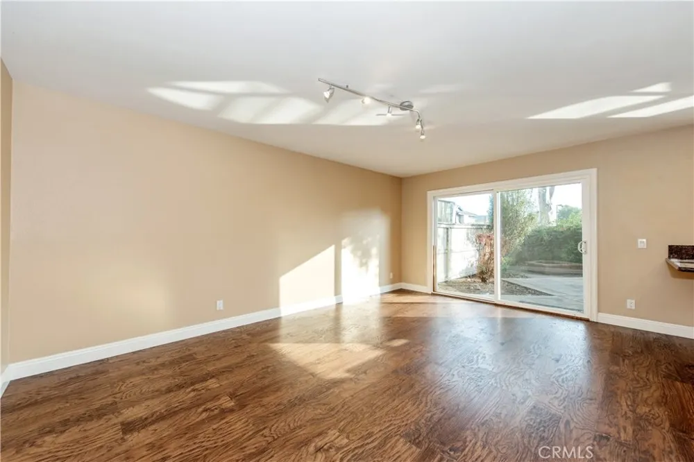 11 Oakgrove #48 Irvine, CA 92604