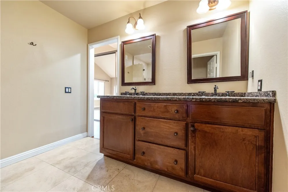 11 Oakgrove #48 Irvine, CA 92604