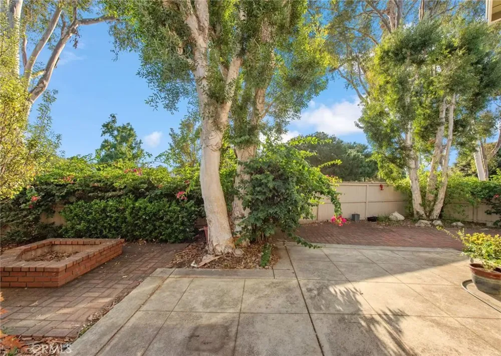 11 Oakgrove #48 Irvine, CA 92604