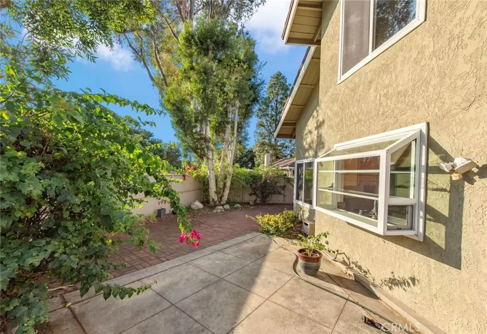 11 Oakgrove #48 Irvine, CA 92604
