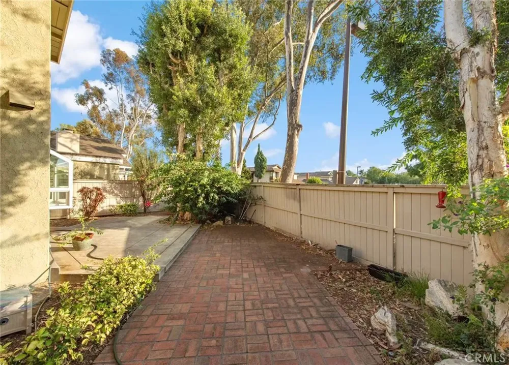 11 Oakgrove #48 Irvine, CA 92604