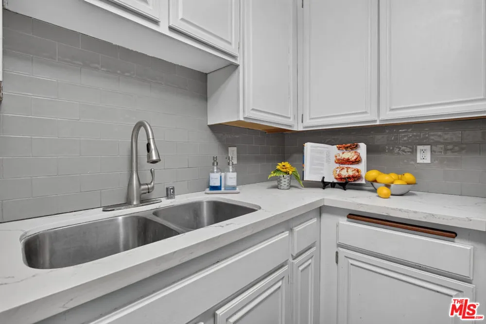 4589 Via Marisol #163 Los Angeles, CA 90042