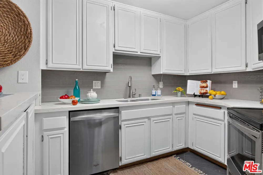 4589 Via Marisol #163 Los Angeles, CA 90042