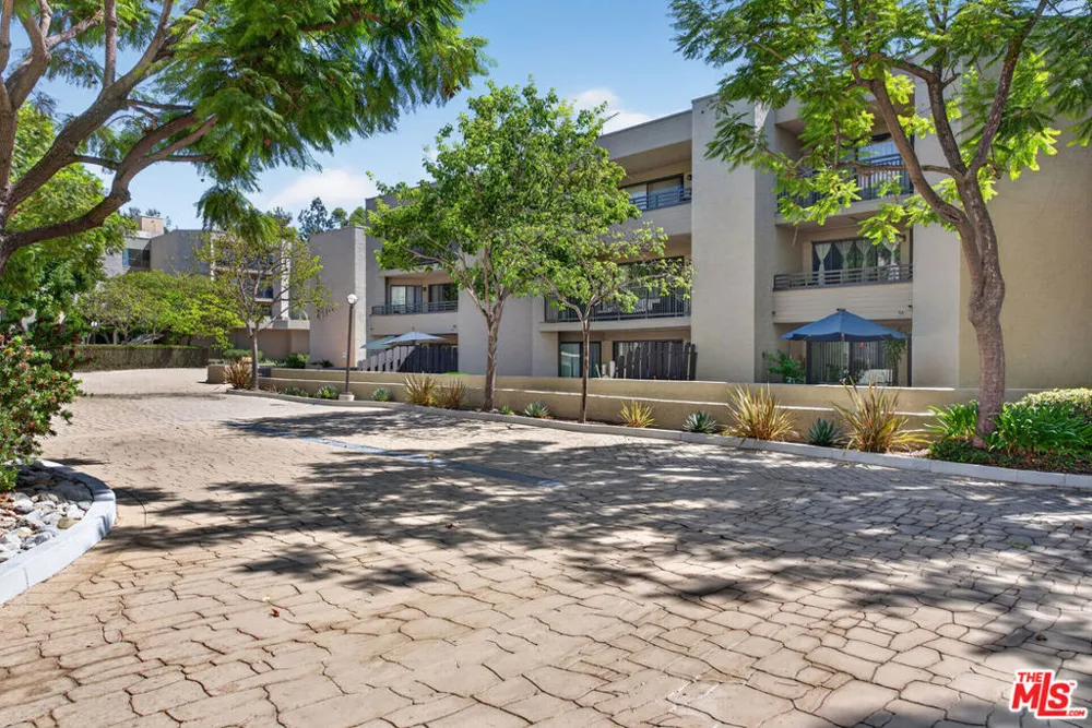 4589 Via Marisol #163 Los Angeles, CA 90042