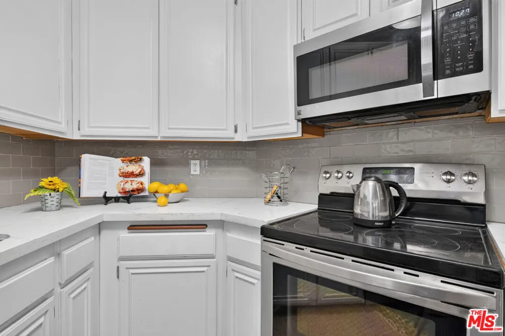 4589 Via Marisol #163 Los Angeles, CA 90042