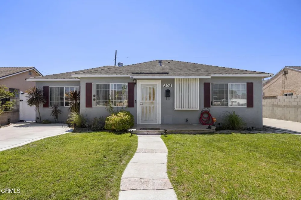 208 Lark Street Oxnard, CA 93033