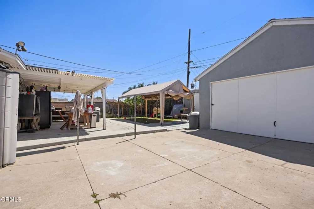 208 Lark Street Oxnard, CA 93033