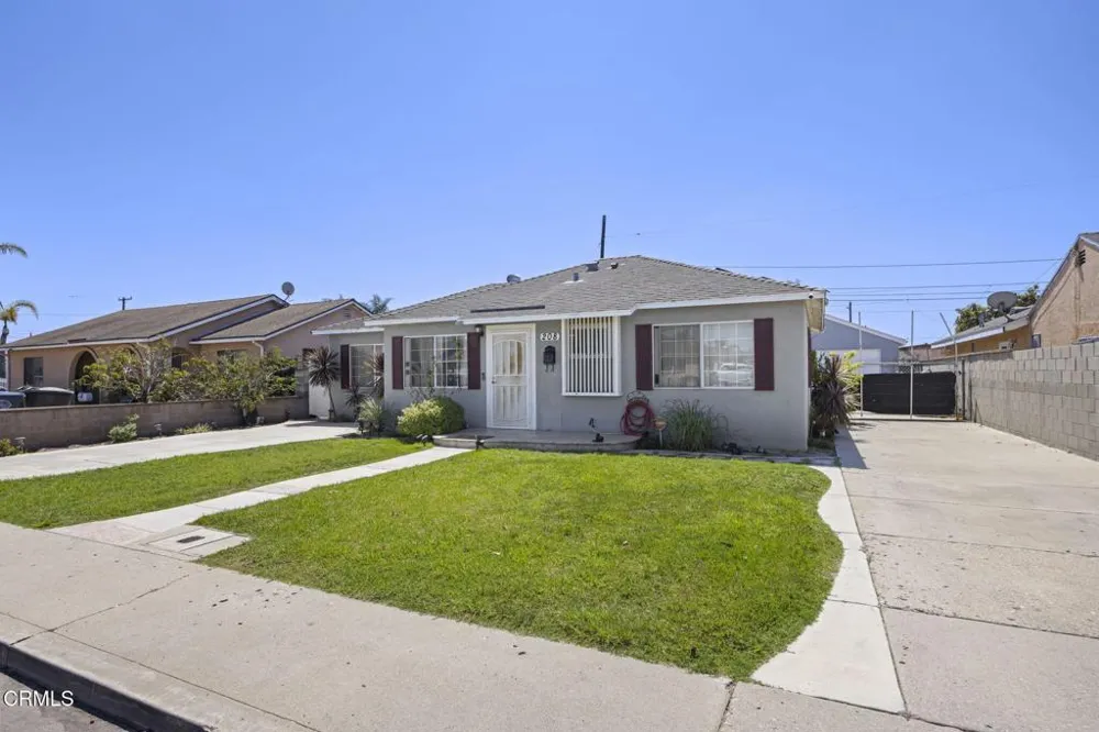 208 Lark Street Oxnard, CA 93033