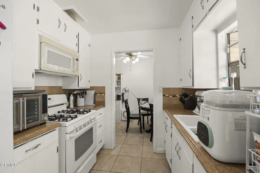 208 Lark Street Oxnard, CA 93033