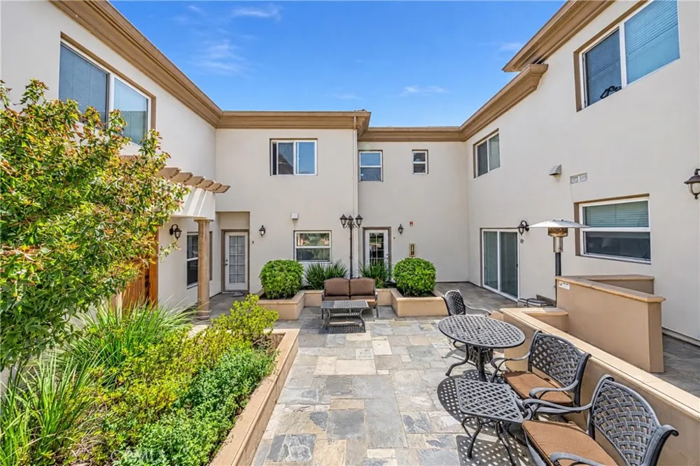 1088 S Marengo #8 Pasadena, CA 91106