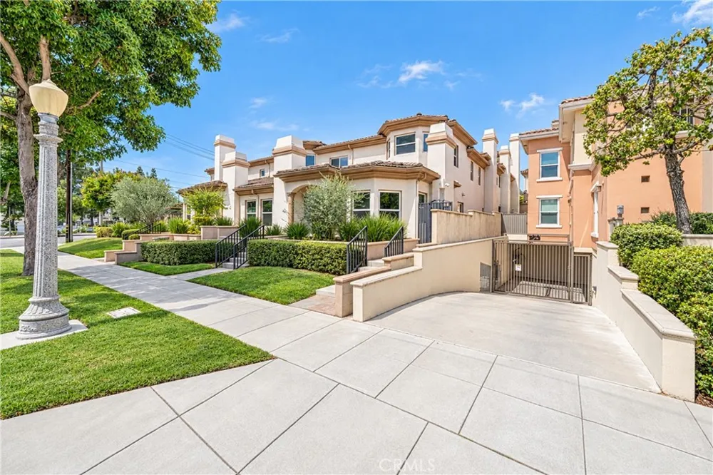 1088 S Marengo #8 Pasadena, CA 91106