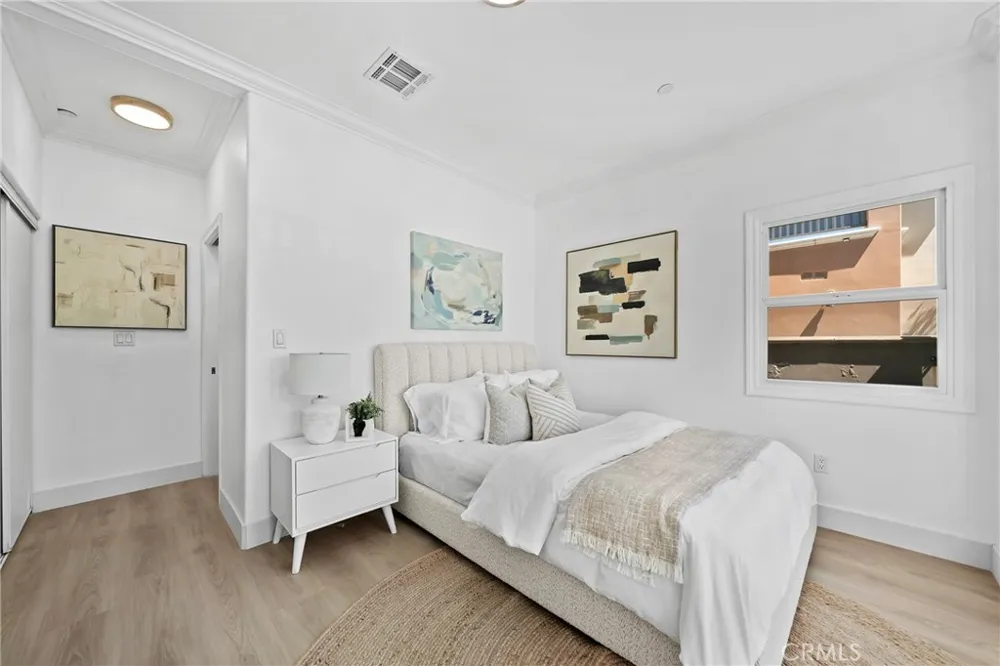 1088 S Marengo #8 Pasadena, CA 91106