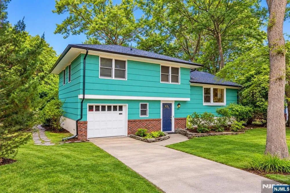 175 Riverdale Street Hillsdale, NJ 07642