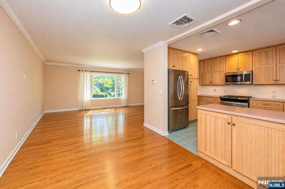 175 Riverdale Street Hillsdale, NJ 07642
