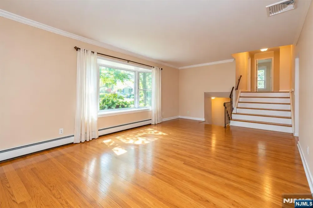 175 Riverdale Street Hillsdale, NJ 07642