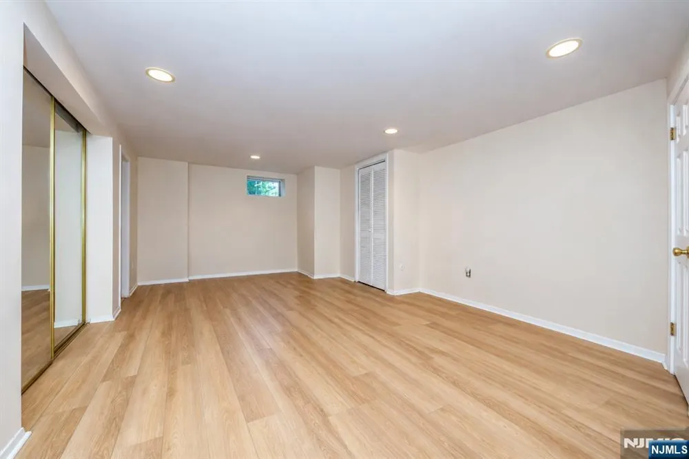 175 Riverdale Street Hillsdale, NJ 07642