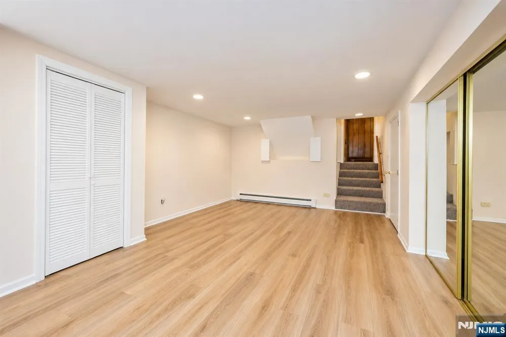 175 Riverdale Street Hillsdale, NJ 07642