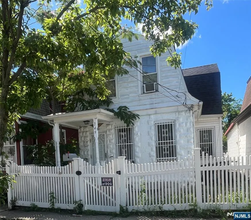 149 Lake Avenue Clifton, NJ 07011