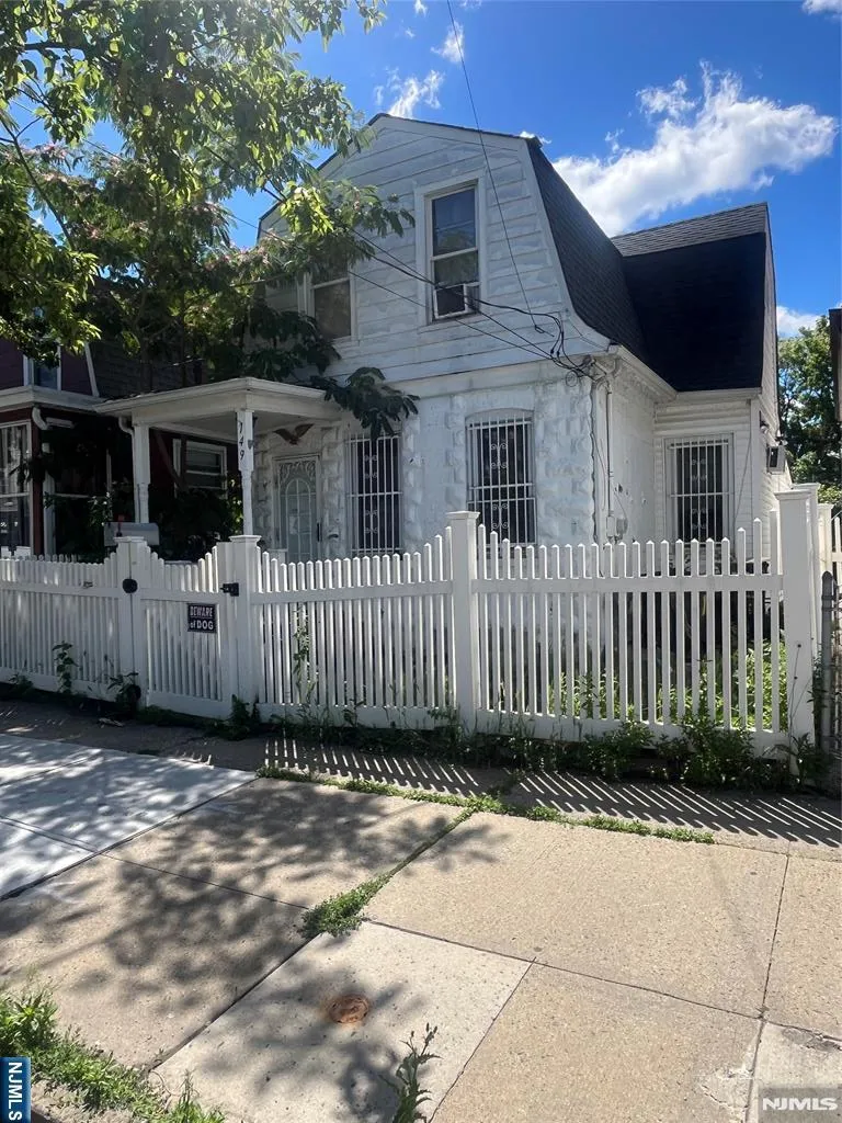 149 Lake Avenue Clifton, NJ 07011