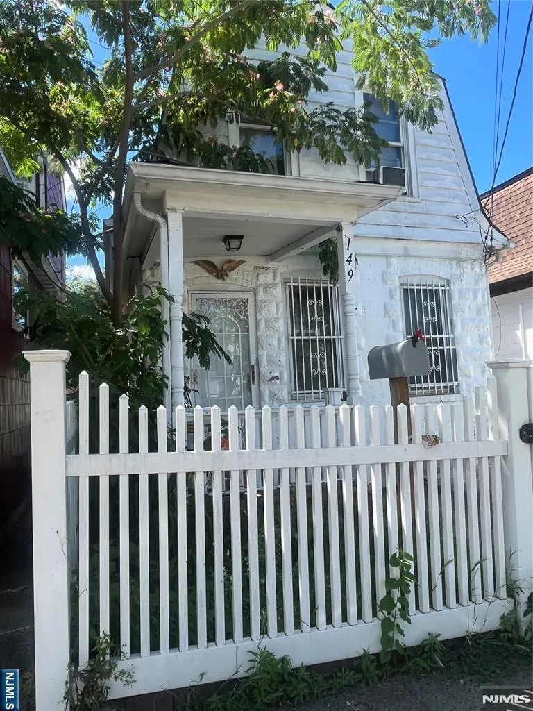 149 Lake Avenue Clifton, NJ 07011