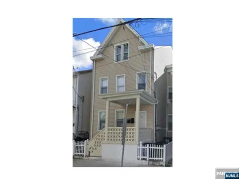 93 Highland Street 1