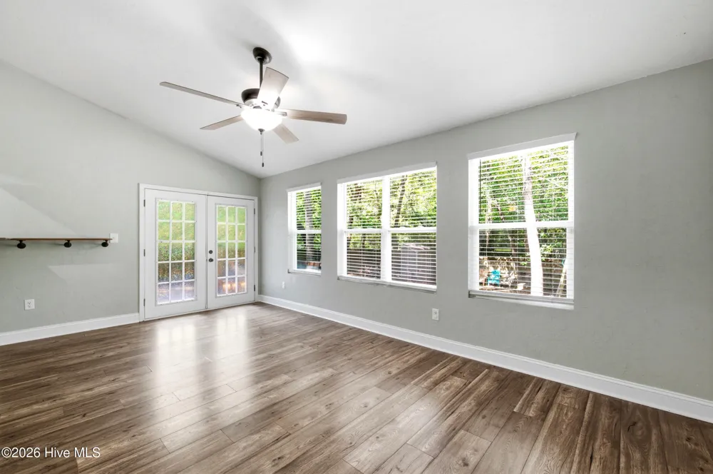 122 Pond View Circle Hampstead, NC 28443