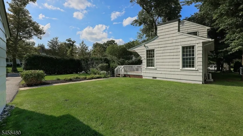 209 Midwood Pl Westfield Town, NJ 07090