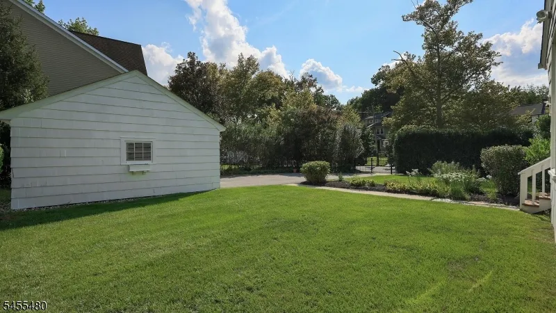 209 Midwood Pl Westfield Town, NJ 07090