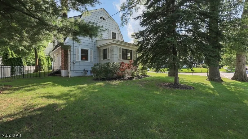 209 Midwood Pl Westfield Town, NJ 07090