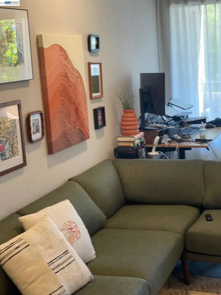 303 Adams St #109 Oakland, CA 94610