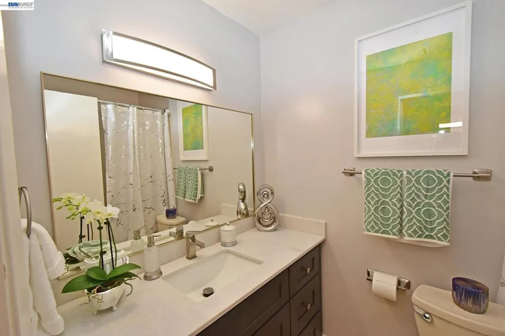 303 Adams St #109 Oakland, CA 94610