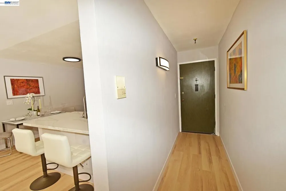303 Adams St #109 Oakland, CA 94610