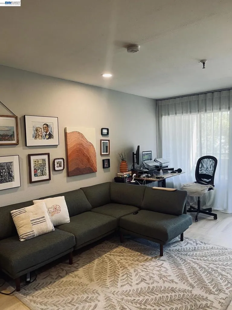 303 Adams St #109 Oakland, CA 94610