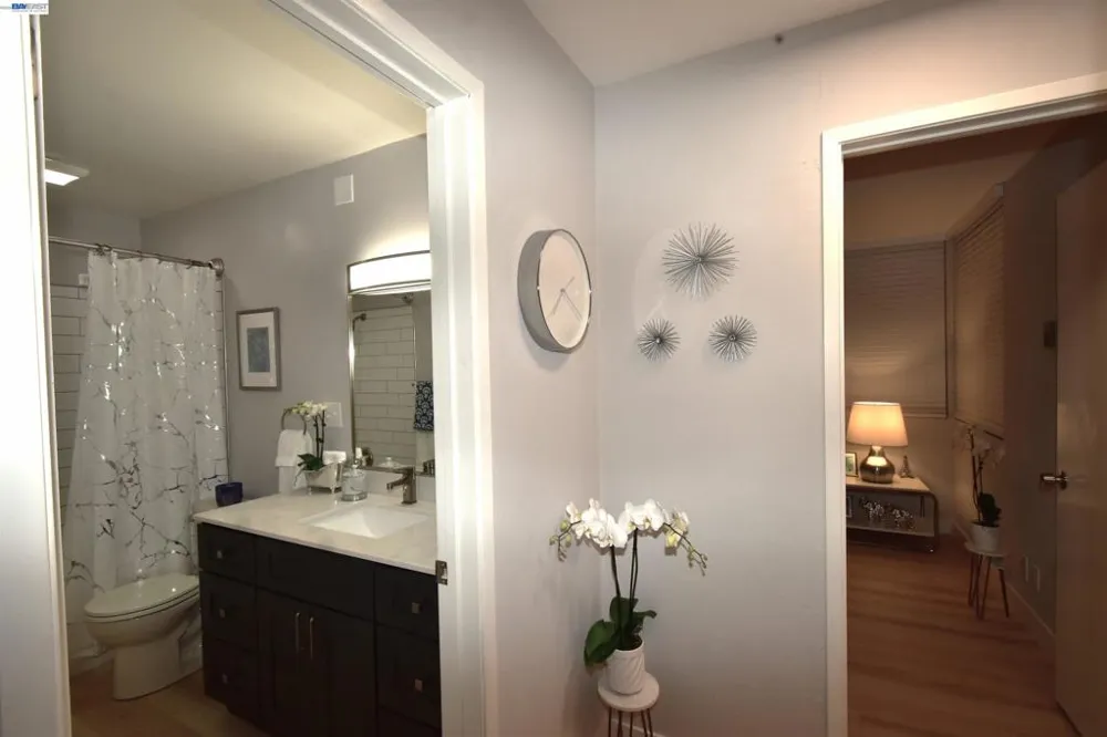 303 Adams St #109 Oakland, CA 94610