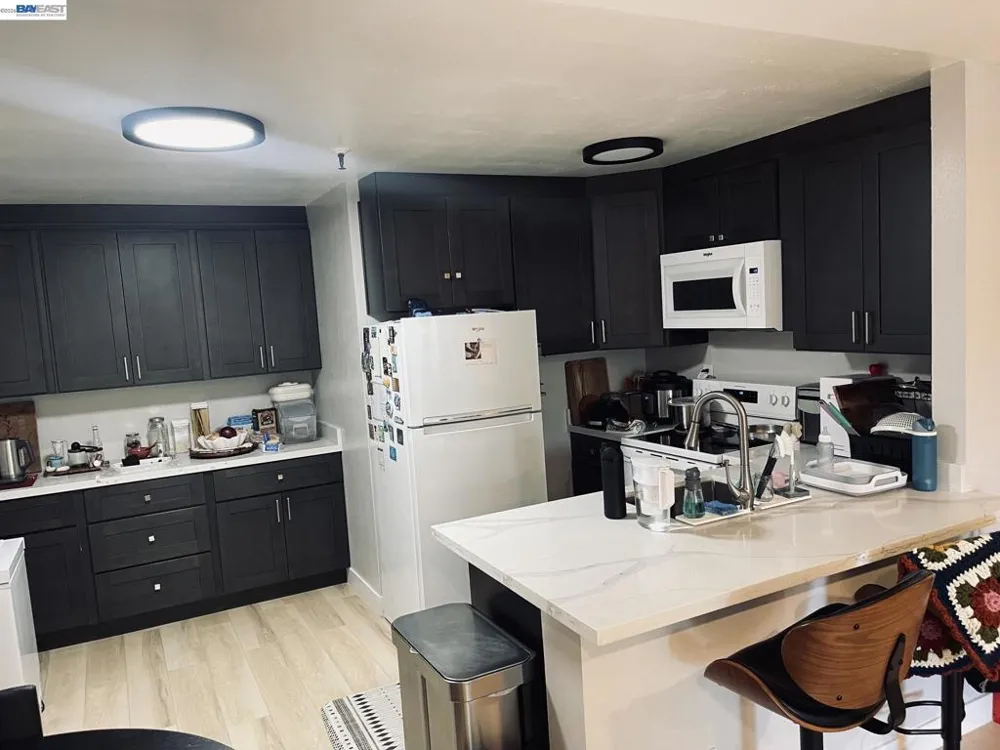 303 Adams St #109 Oakland, CA 94610
