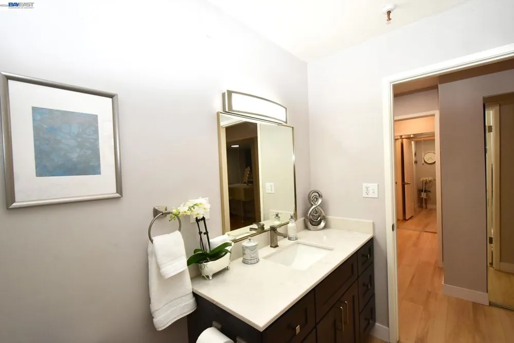 303 Adams St #109 Oakland, CA 94610