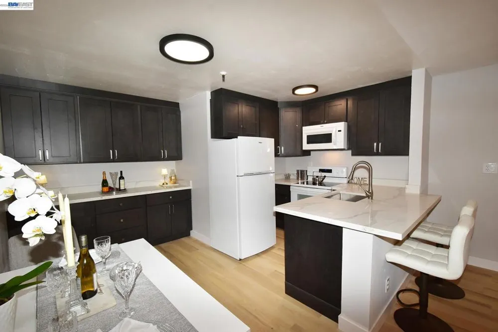 303 Adams St #109 Oakland, CA 94610