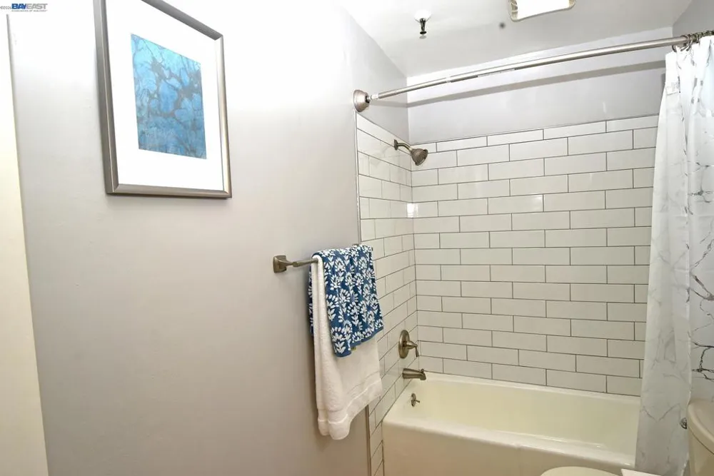 303 Adams St #109 Oakland, CA 94610