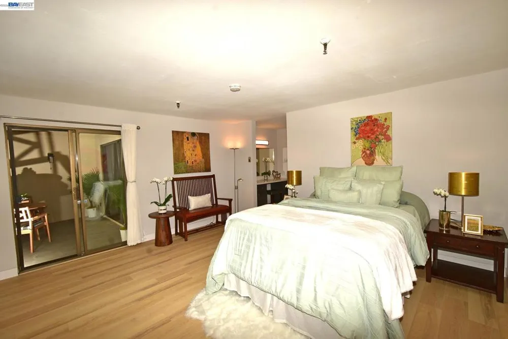 303 Adams St #109 Oakland, CA 94610