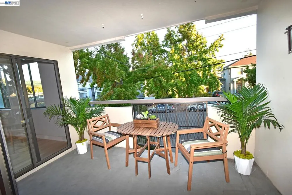 303 Adams St #109 Oakland, CA 94610