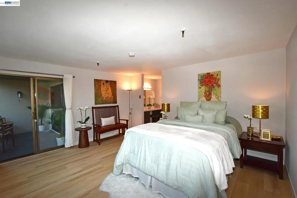 303 Adams St #109 Oakland, CA 94610